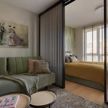 Glow Apartments, Slaska 12 דירה *