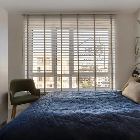Glow Apartments, Slaska 12 דירה *